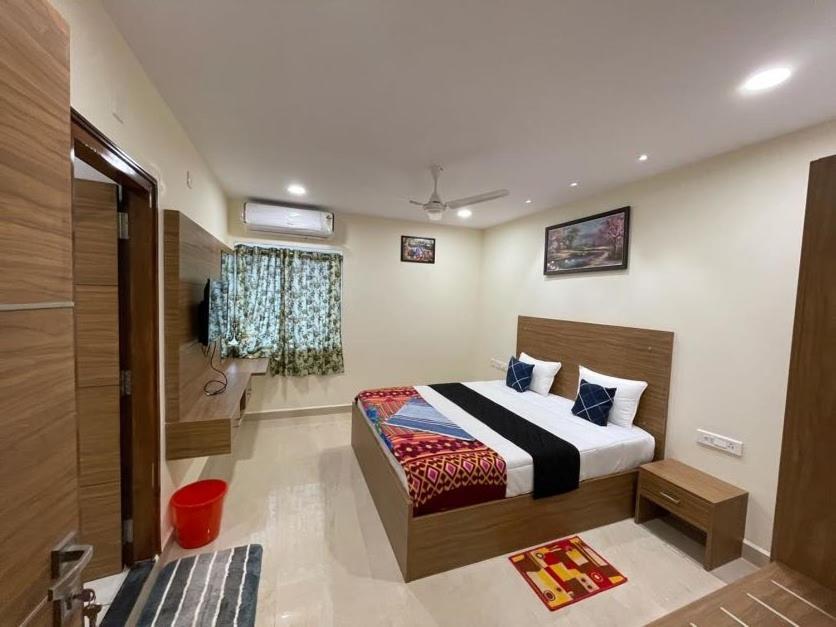 Hotel Srilakshmitulasiresidency Tirupati Zewnętrze zdjęcie